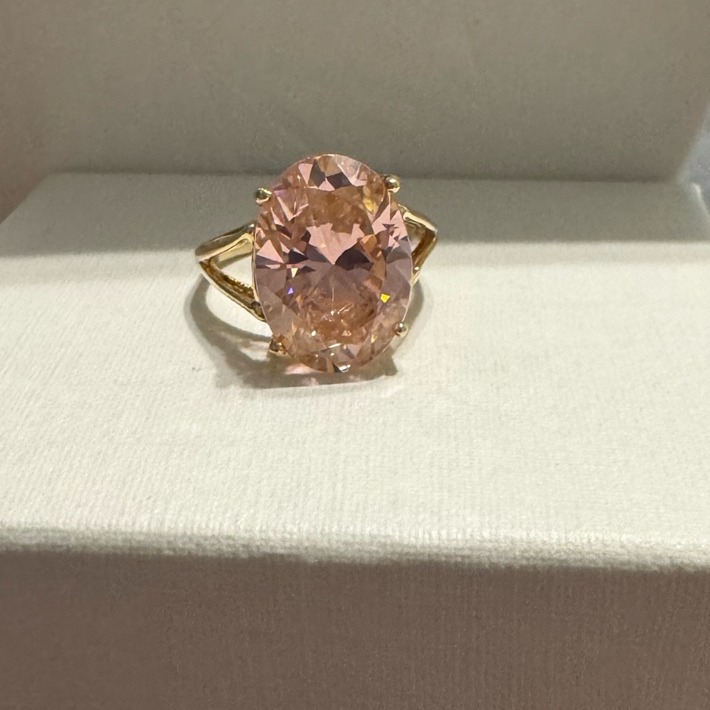 Elegant Gold and Pink Tourmaline Ring